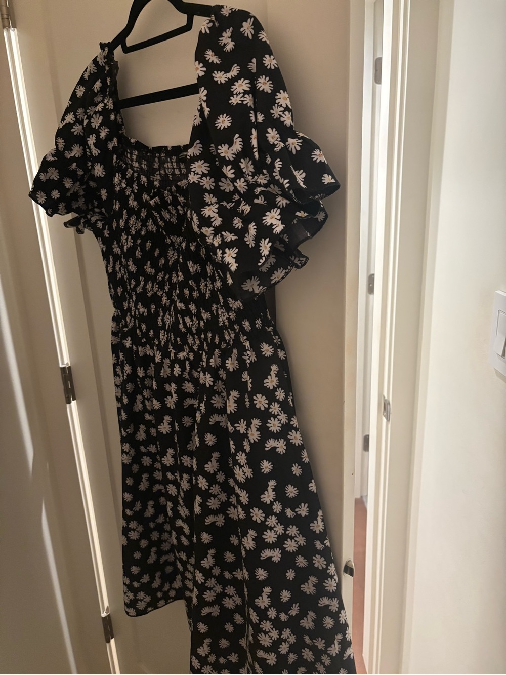 Black Daisy Print Mini Dress - Women's Floral Puff Sleeve Dress